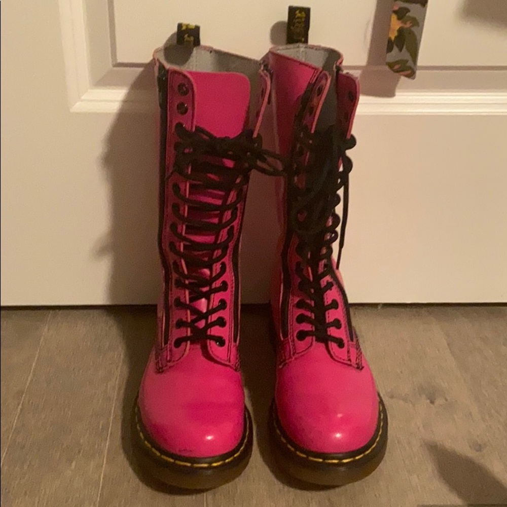 Size 7 pink Dr Martens combat boot